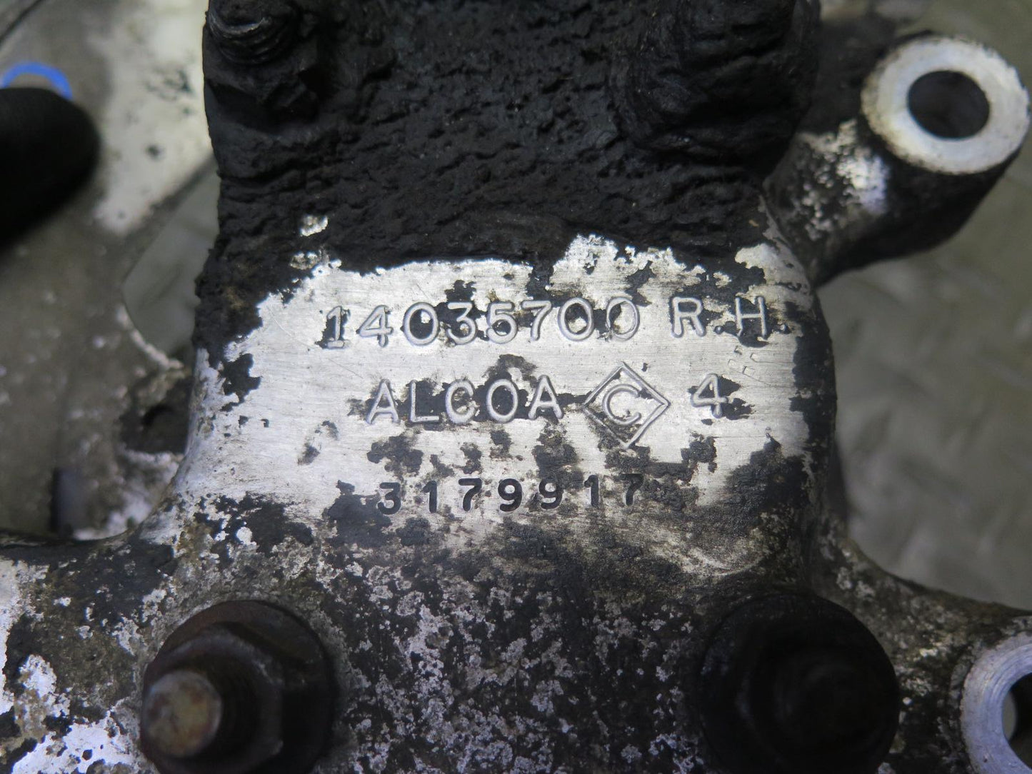 1984 Chevrolet Corvette C4 Front Right Spindle Knuckle Wheel Hub Bearing OEM