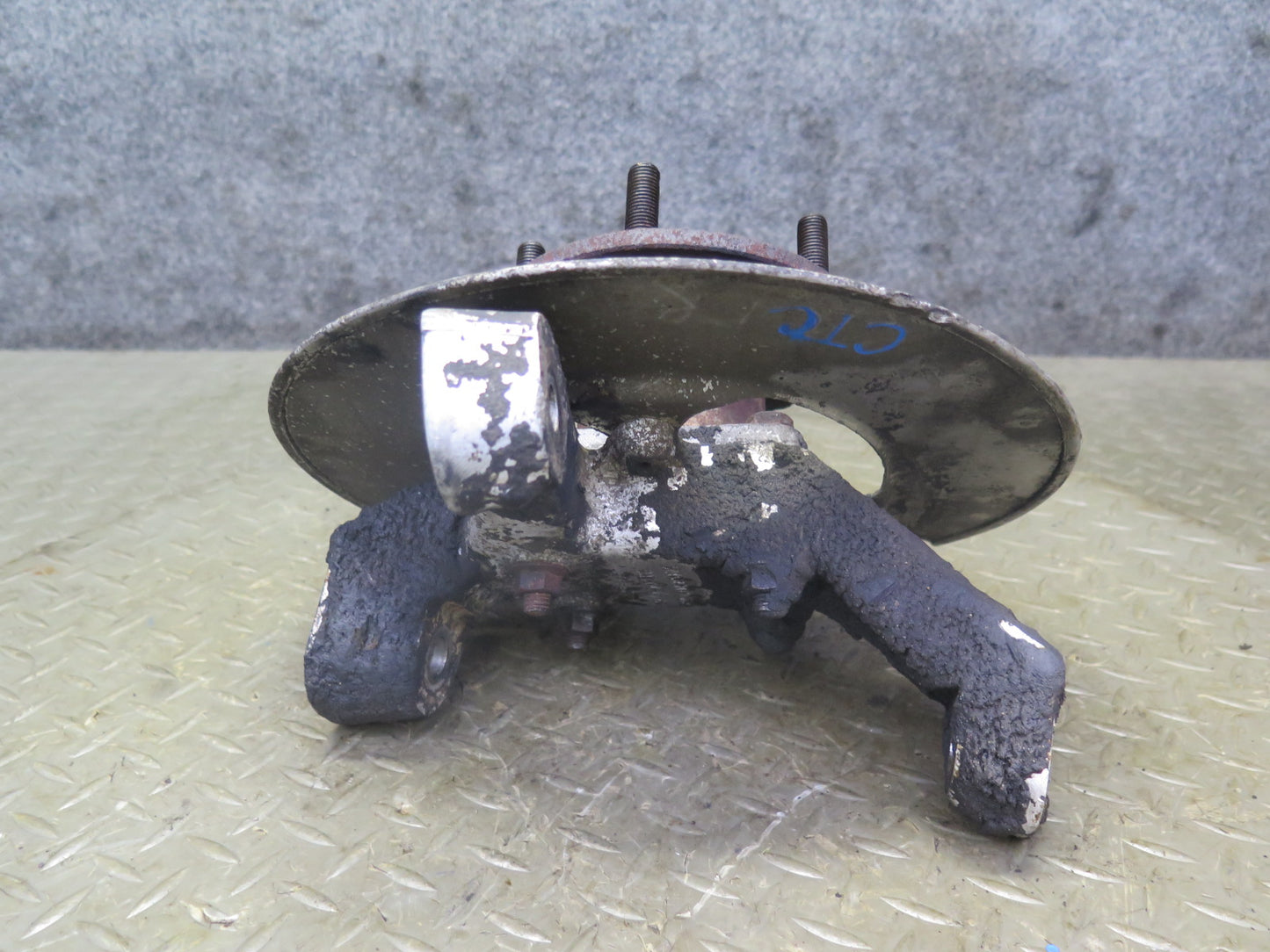 1984 Chevrolet Corvette C4 Front Right Spindle Knuckle Wheel Hub Bearing OEM