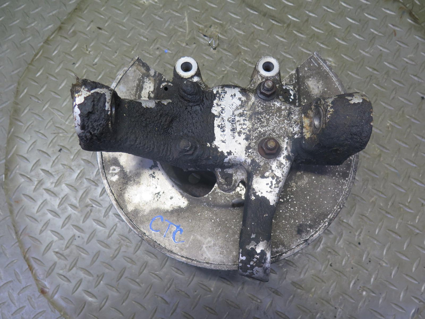 1984 Chevrolet Corvette C4 Front Right Spindle Knuckle Wheel Hub Bearing OEM