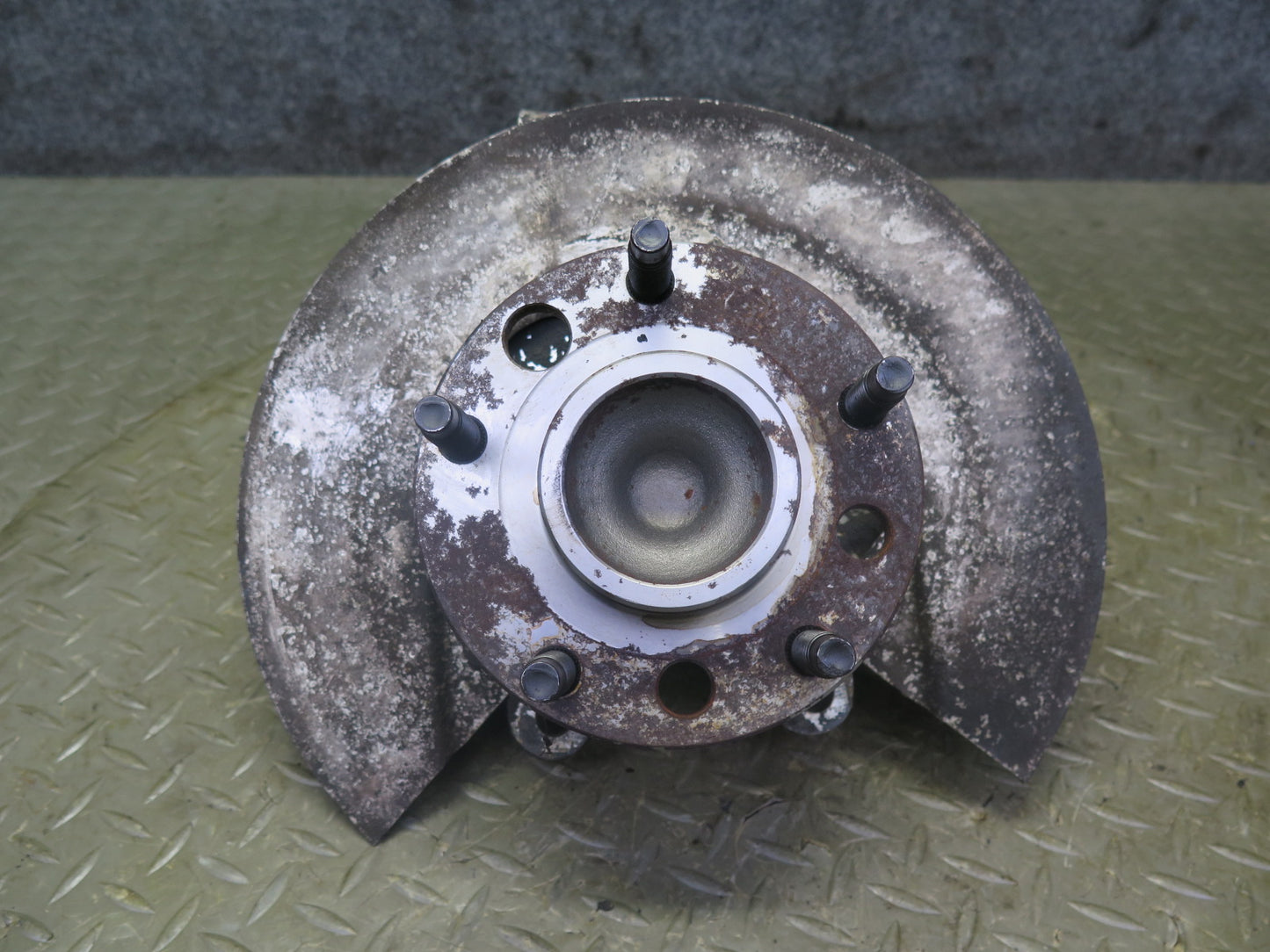 1984 Chevrolet Corvette C4 Front Left Spindle Knuckle Wheel Hub Bearing OEM