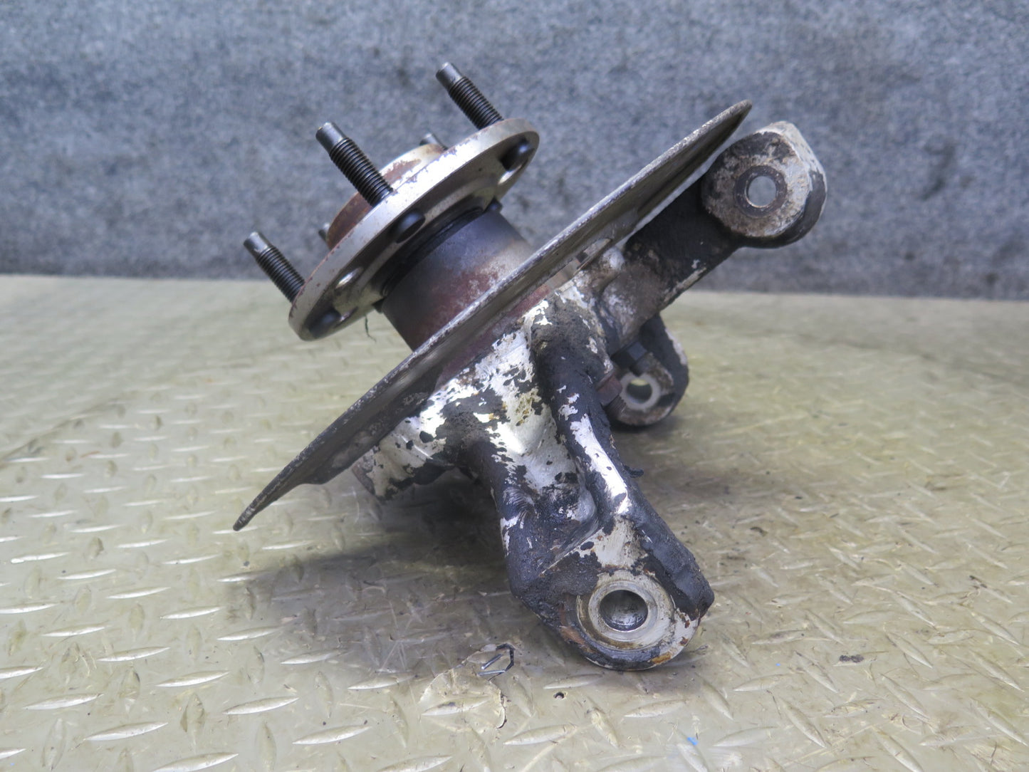 1984 Chevrolet Corvette C4 Front Left Spindle Knuckle Wheel Hub Bearing OEM