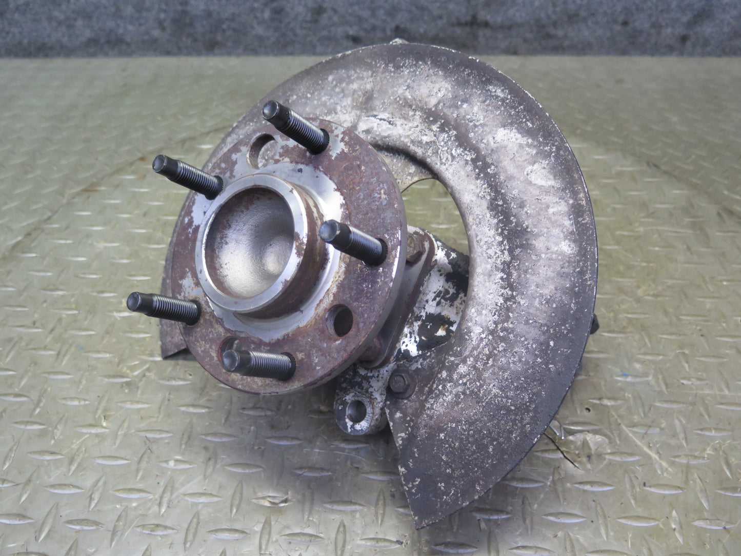 1984 Chevrolet Corvette C4 Front Left Spindle Knuckle Wheel Hub Bearing OEM