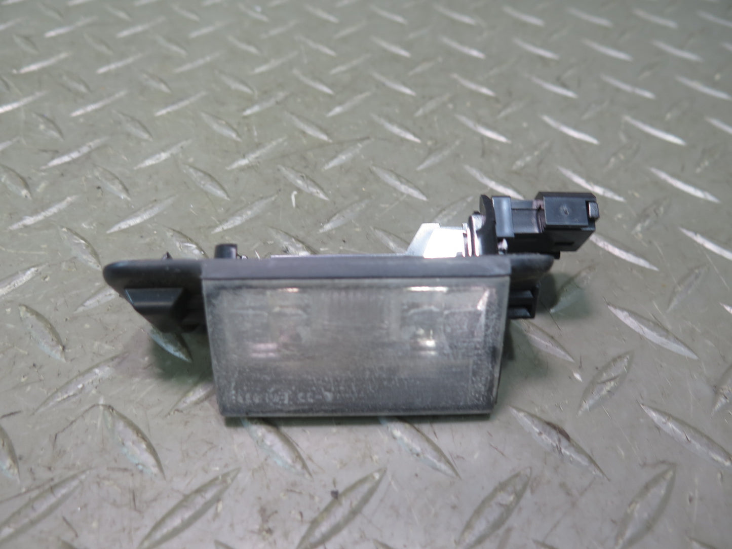 96-99 BMW E36 328iC Set of 2 Rear Left & Right License Light Lamp OEM