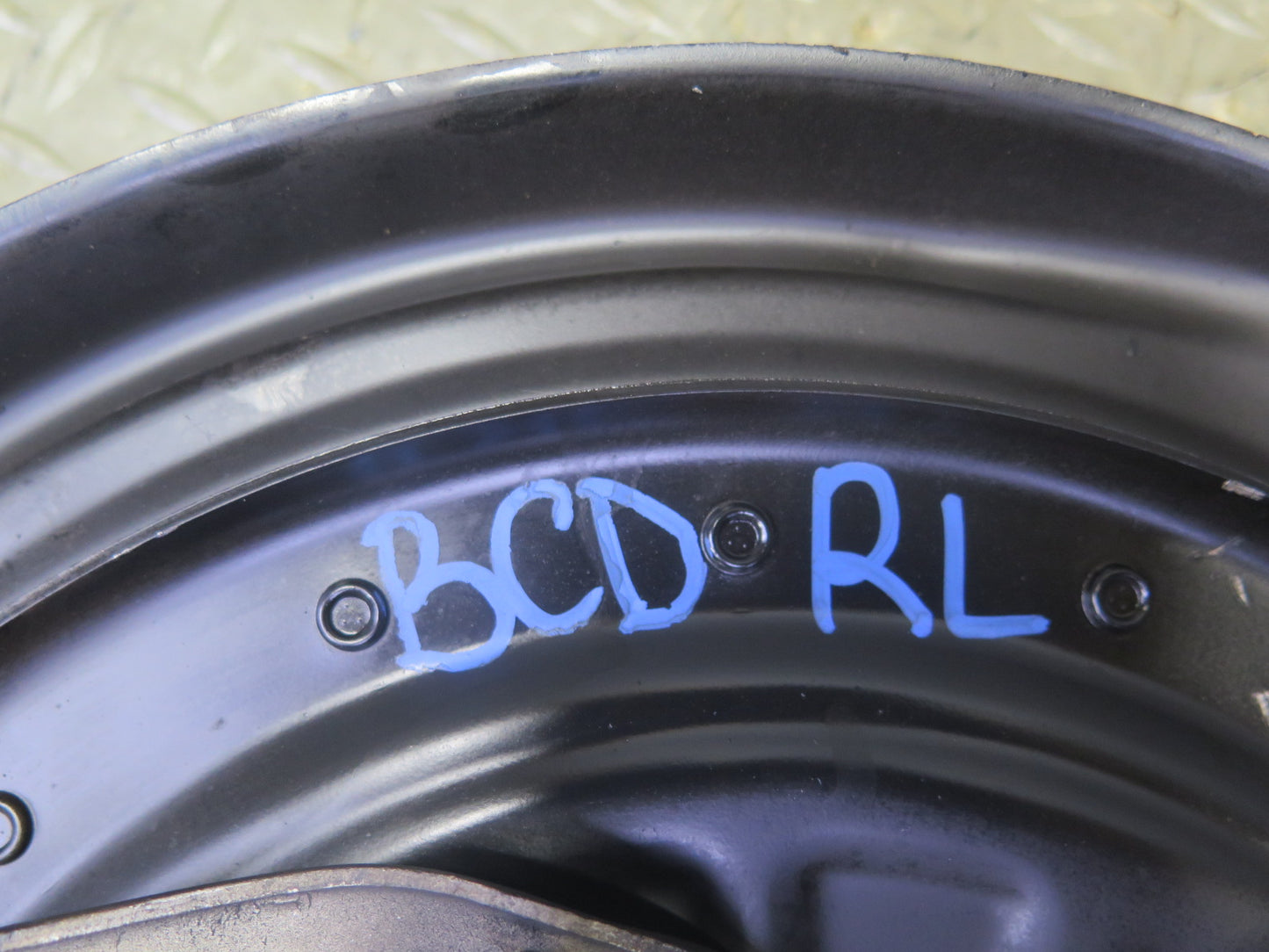 2006-2012 Bentley Continental Flying Spur Rear Left Spindle Knuckle Wheel Hub