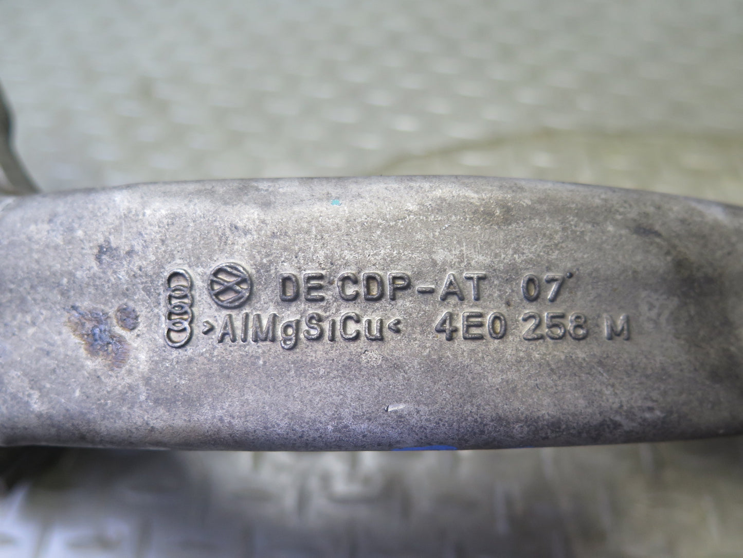 2006-2012 Bentley Continental Flying Spur Front Right Spindle Knuckle Wheel Hub