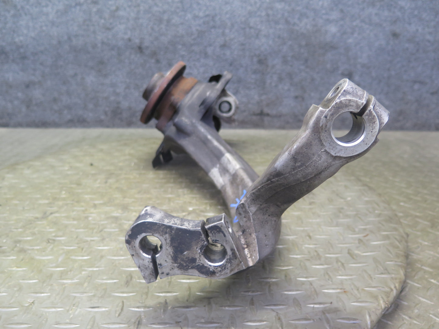 2006-2012 Bentley Continental Flying Spur Front Right Spindle Knuckle Wheel Hub