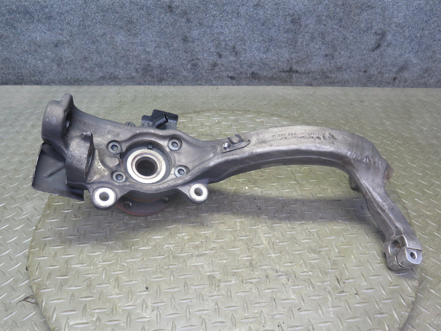 2006-2012 Bentley Continental Flying Spur Front Right Spindle Knuckle Wheel Hub