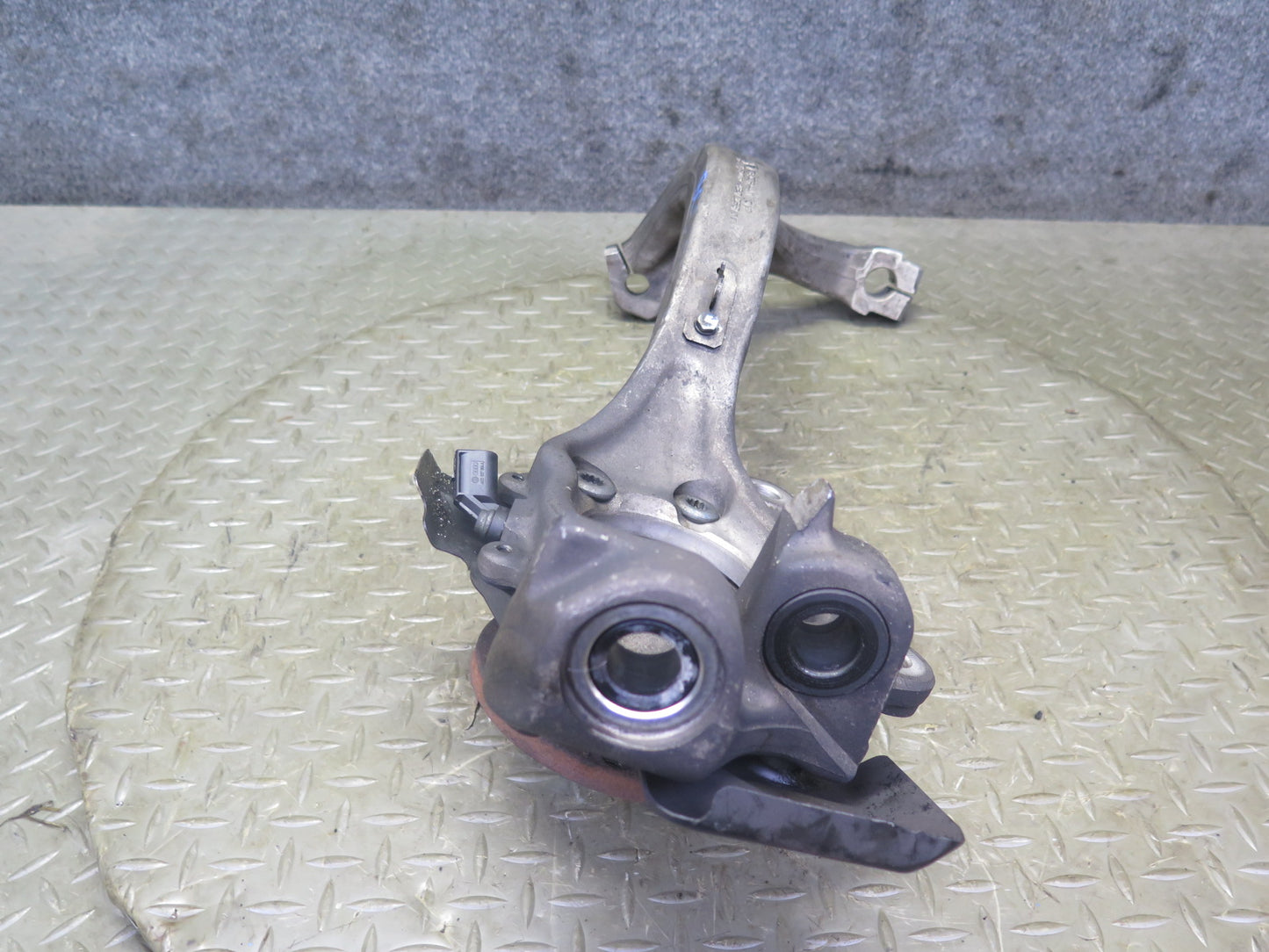 2006-2012 Bentley Continental Flying Spur Front Right Spindle Knuckle Wheel Hub