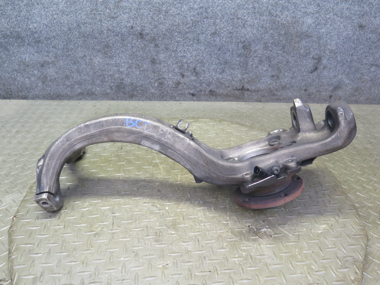 2006-2012 Bentley Continental Flying Spur Front Right Spindle Knuckle Wheel Hub