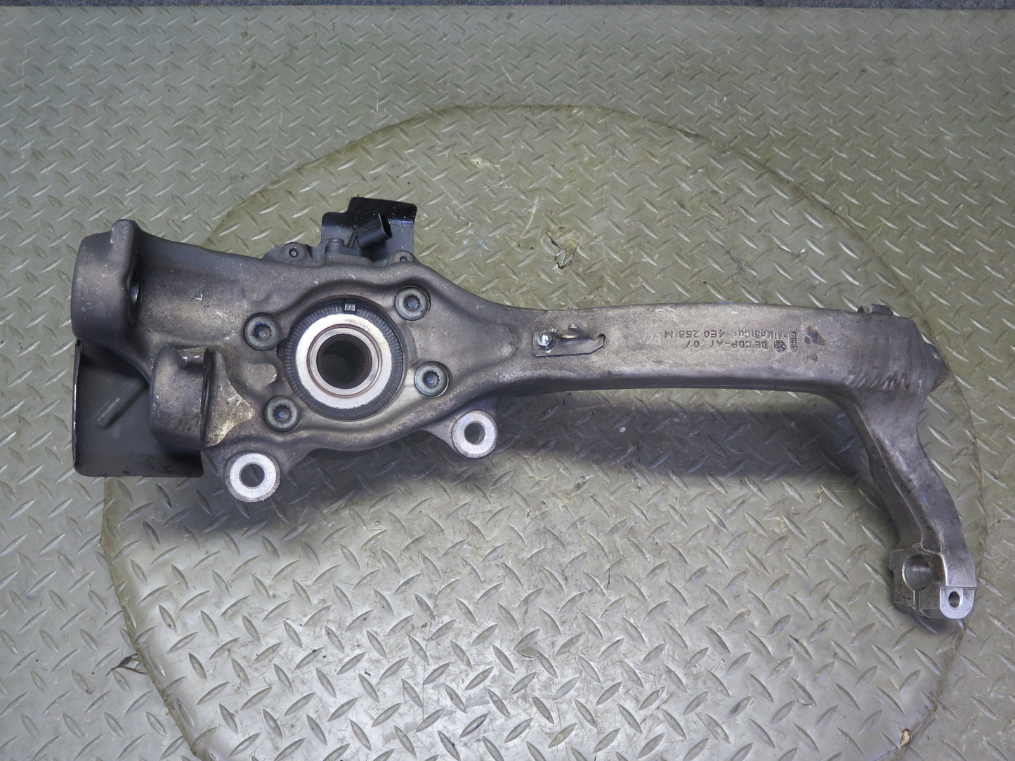 2006-2012 Bentley Continental Flying Spur Front Right Spindle Knuckle Wheel Hub