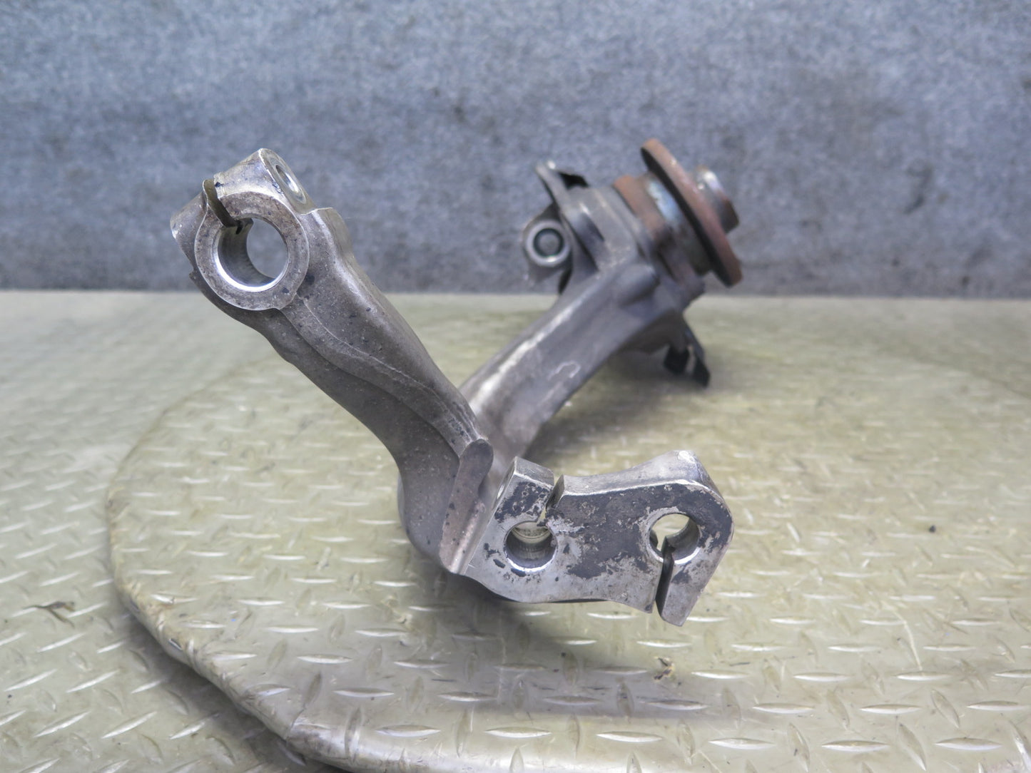 2006-2012 Bentley Continental Flying Spur Front Left Spindle Knuckle Wheel Hub