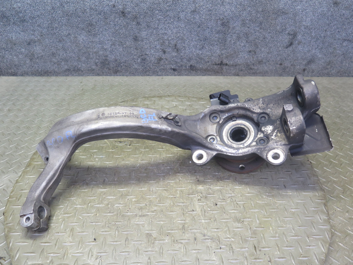 2006-2012 Bentley Continental Flying Spur Front Left Spindle Knuckle Wheel Hub