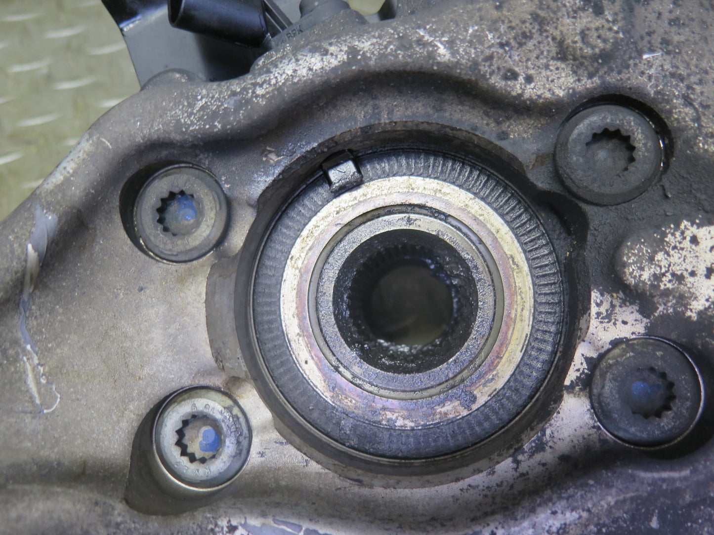 2006-2012 Bentley Continental Flying Spur Front Left Spindle Knuckle Wheel Hub