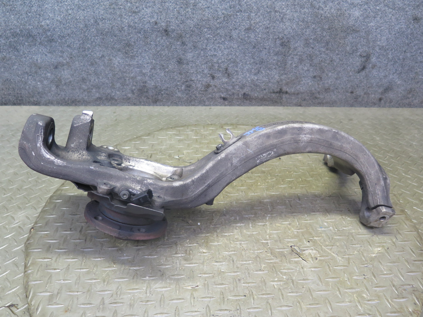 2006-2012 Bentley Continental Flying Spur Front Left Spindle Knuckle Wheel Hub