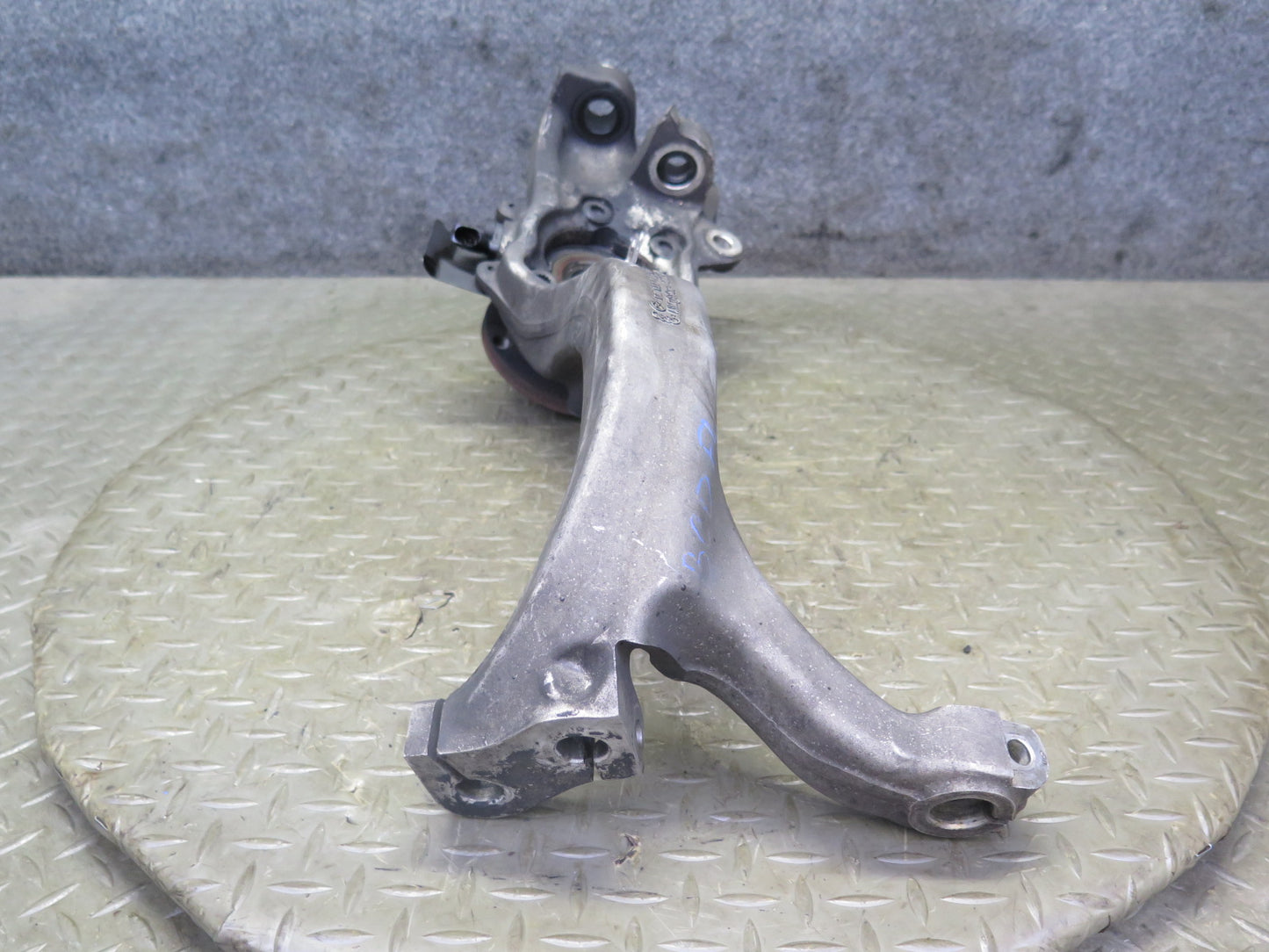 2006-2012 Bentley Continental Flying Spur Front Left Spindle Knuckle Wheel Hub