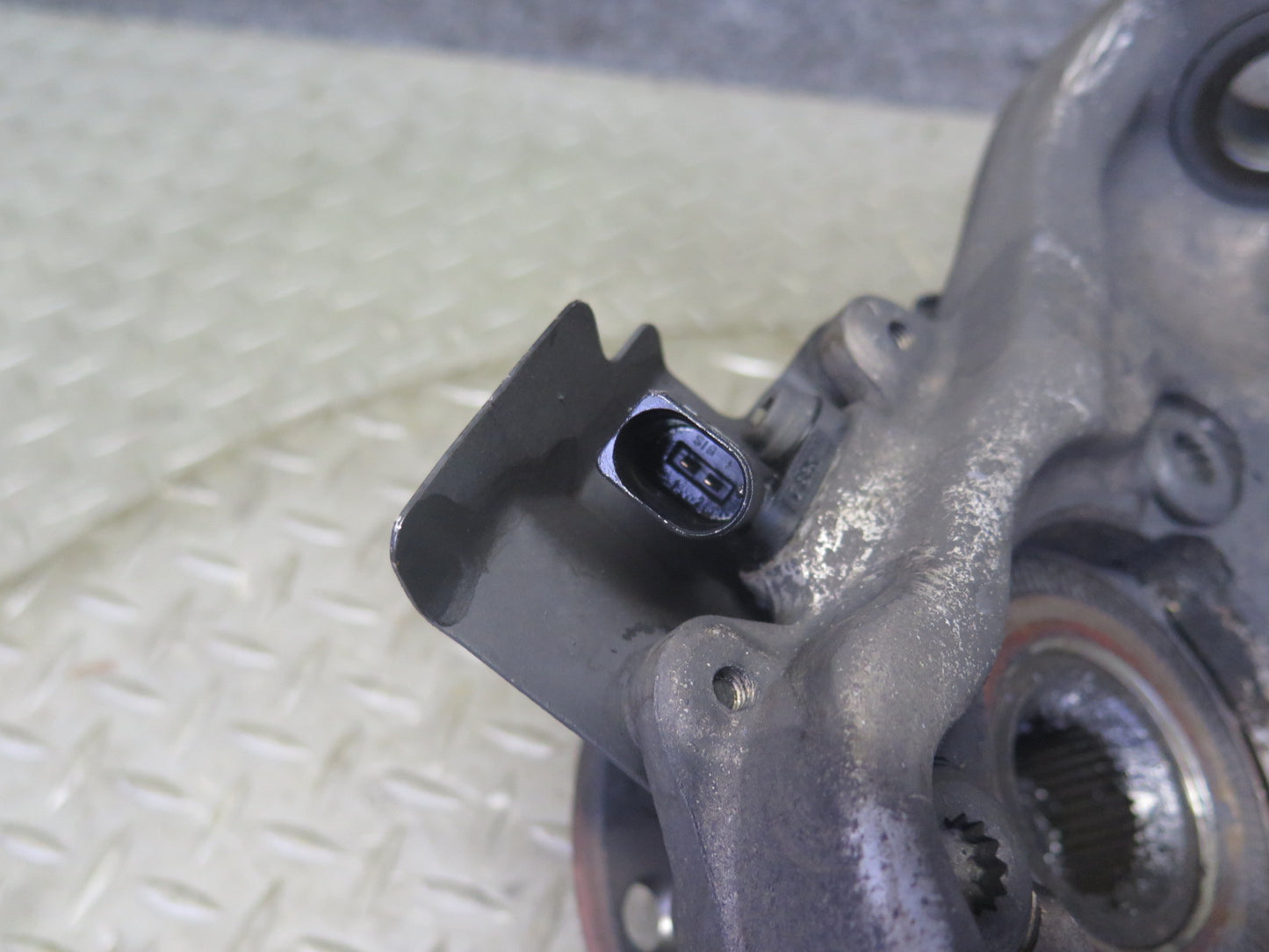 2006-2012 Bentley Continental Flying Spur Front Left Spindle Knuckle Wheel Hub