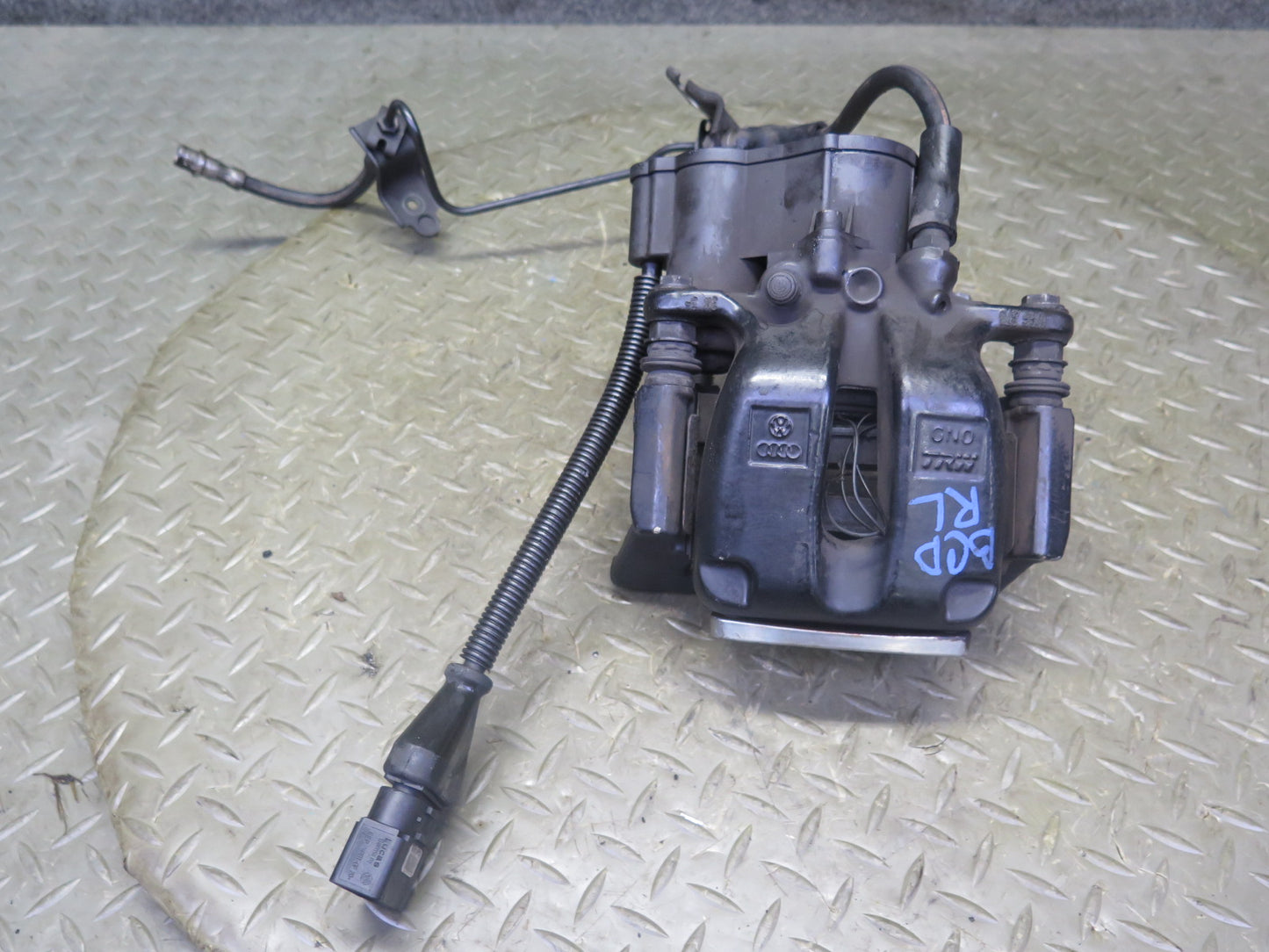 2006-2012 Bentley Flying Spur Rear Left & Right Side Brake Caliper Set