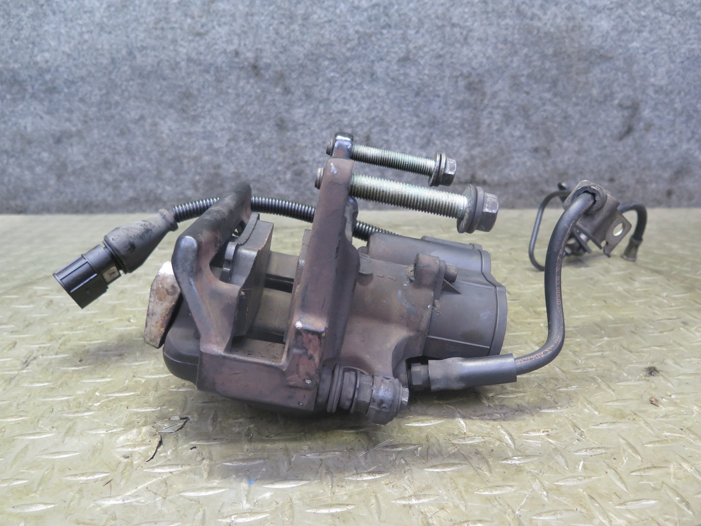 2006-2012 Bentley Flying Spur Rear Left & Right Side Brake Caliper Set