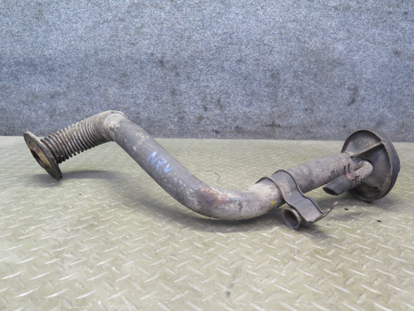 85-89 Nissan Z31 300ZX 2+0 Turbo Fuel Tank Filler Neck w Cap Cover OEM