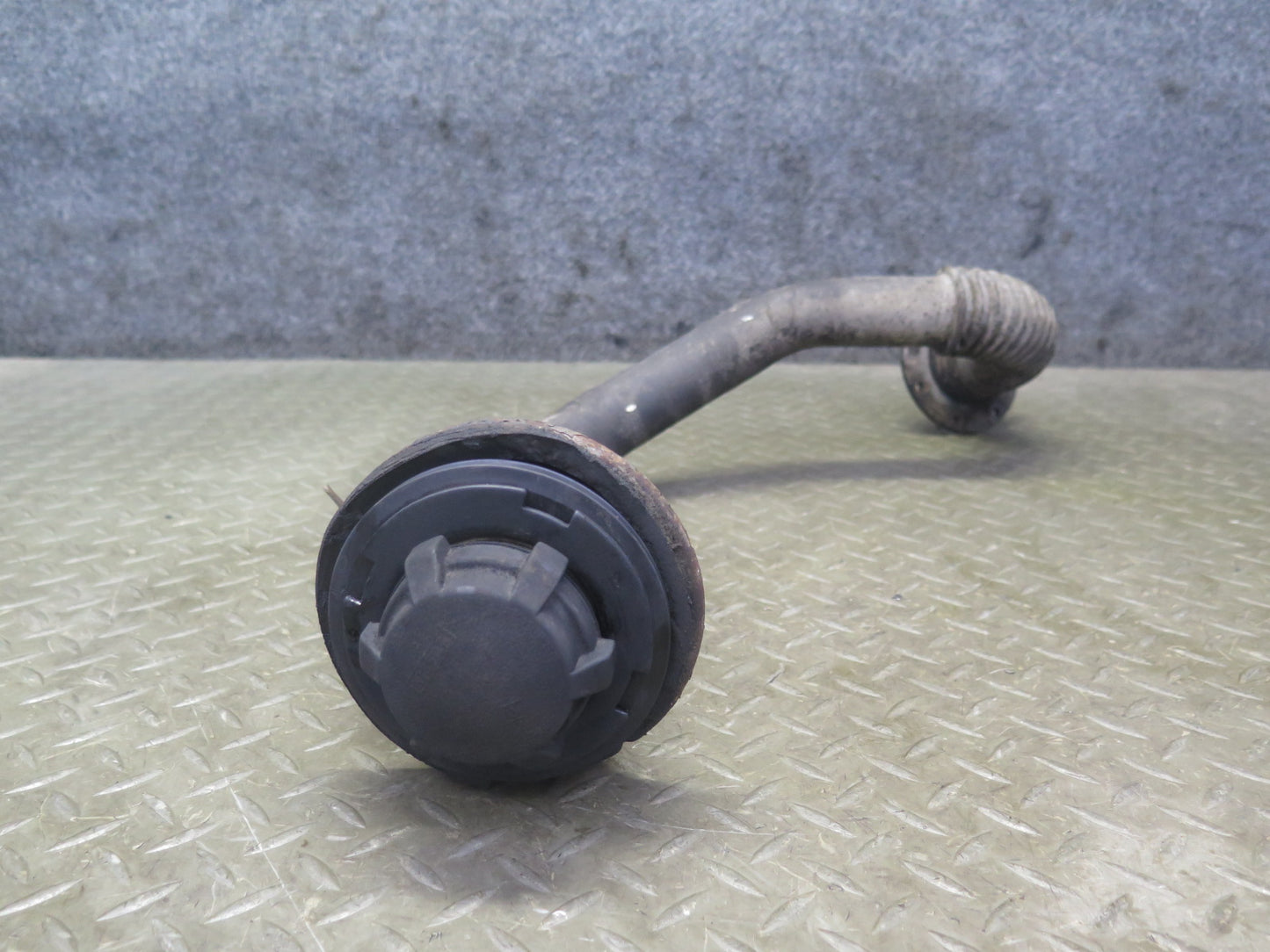 85-89 Nissan Z31 300ZX 2+0 Turbo Fuel Tank Filler Neck w Cap Cover OEM