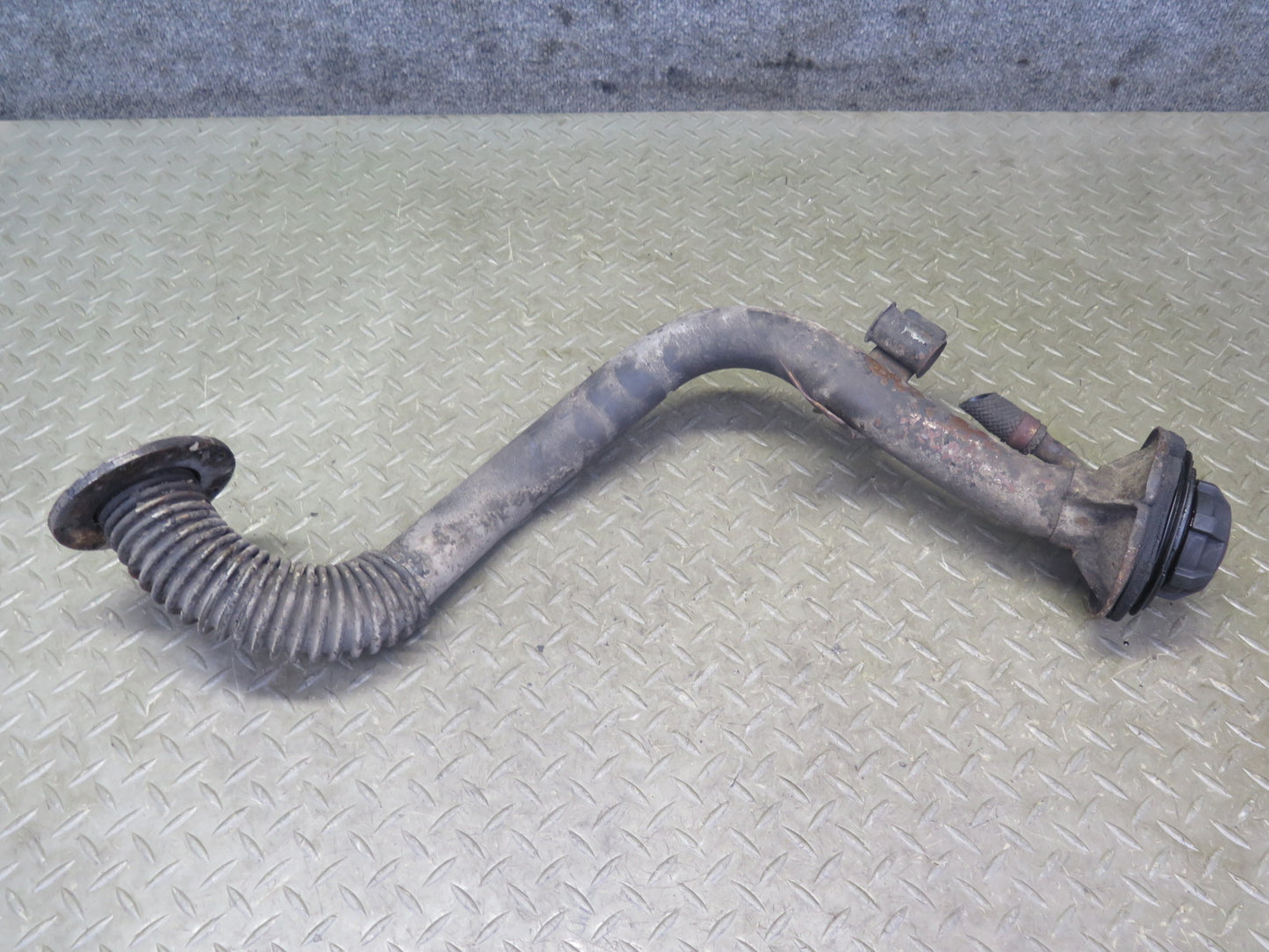 85-89 Nissan Z31 300ZX 2+0 Turbo Fuel Tank Filler Neck w Cap Cover OEM