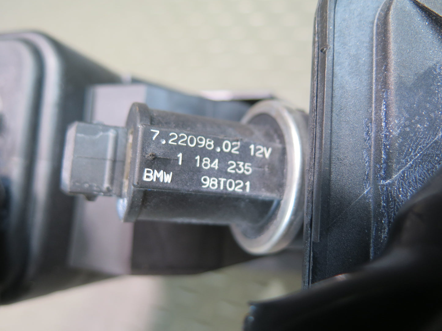 94-99 BMW E36 328IC 325IC Fuel Evap Vapor Charcoal Canister 1183508 OEM