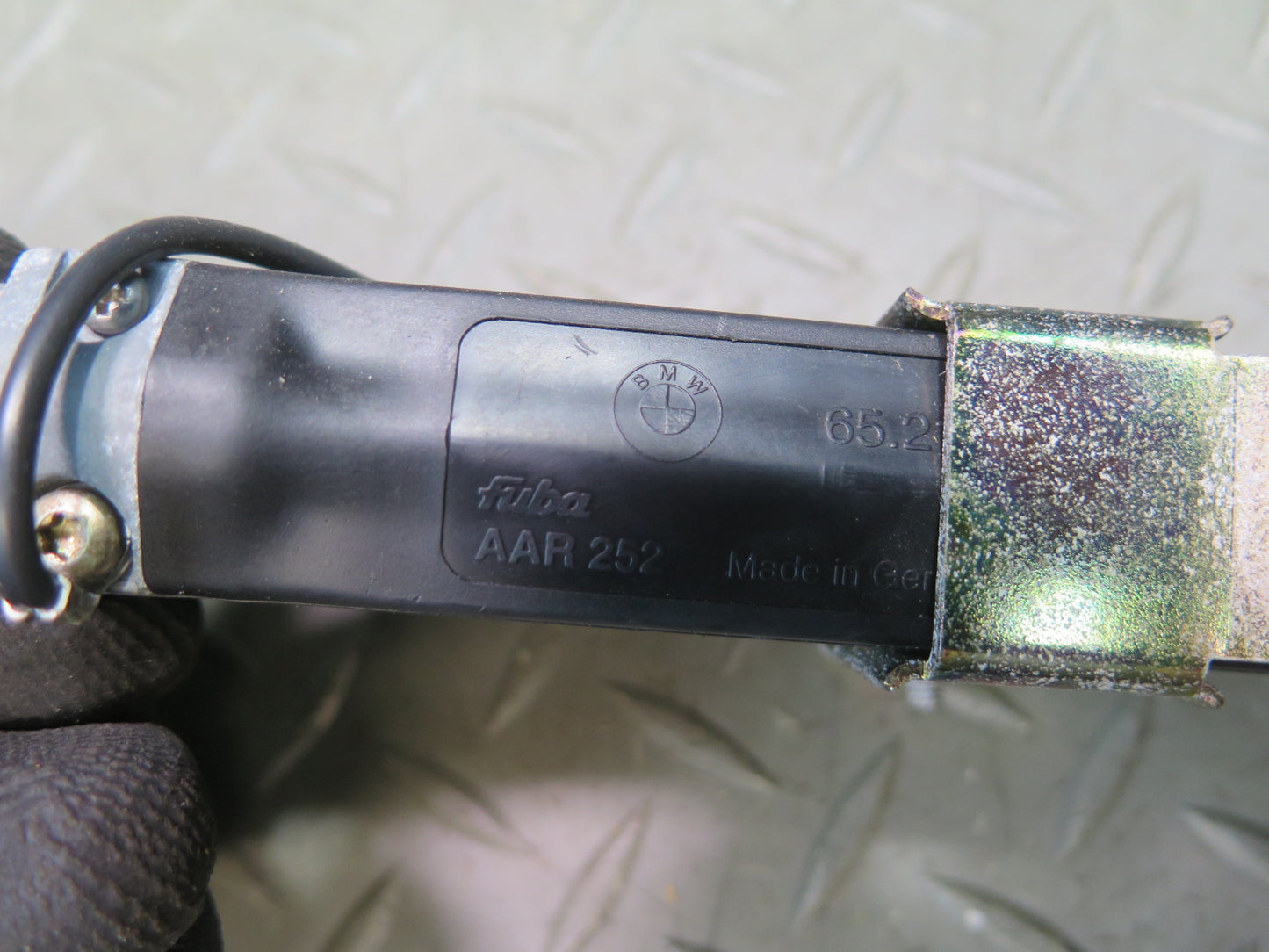 94-99 BMW E36 328iC Convertible Radio Antenna w Mount Bracket Assembly OEM