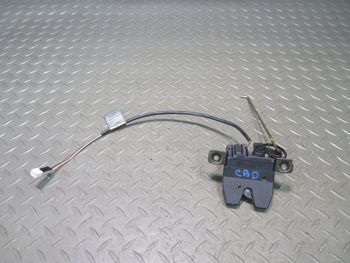 94-99 BMW E36 328iC Convertible Rear Trunk Lid Lock Latch Actuator 8173721 OEM