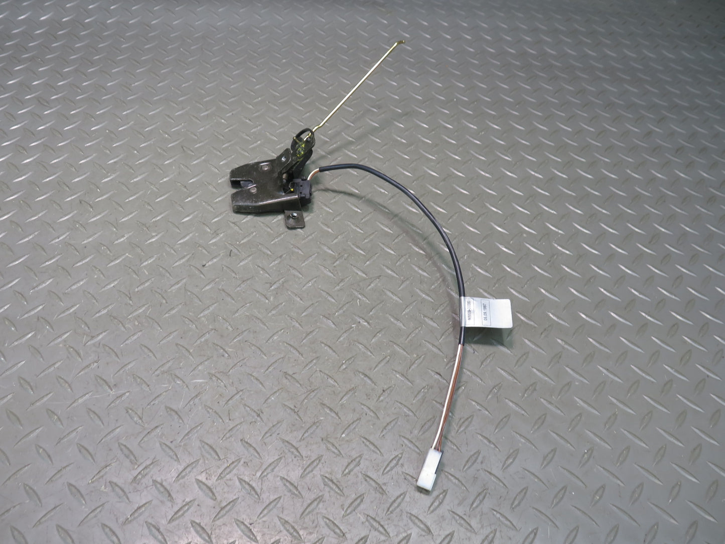 94-99 BMW E36 328iC Convertible Rear Trunk Lid Lock Latch Actuator 8173721 OEM