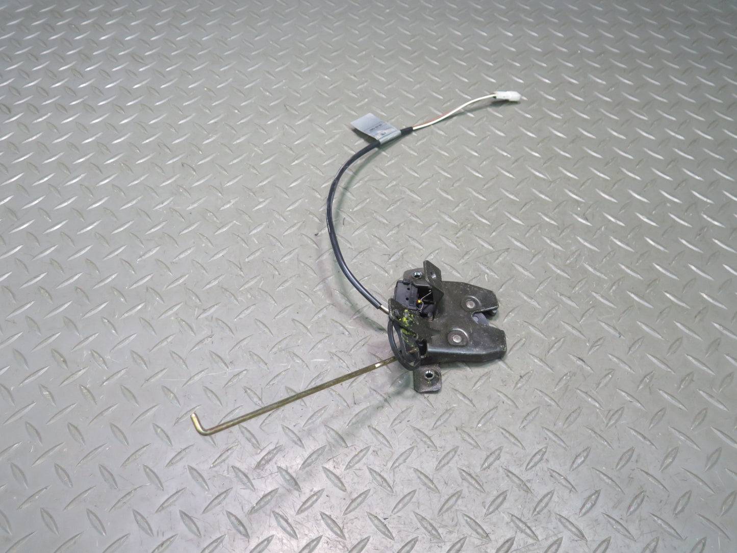 94-99 BMW E36 328iC Convertible Rear Trunk Lid Lock Latch Actuator 8173721 OEM