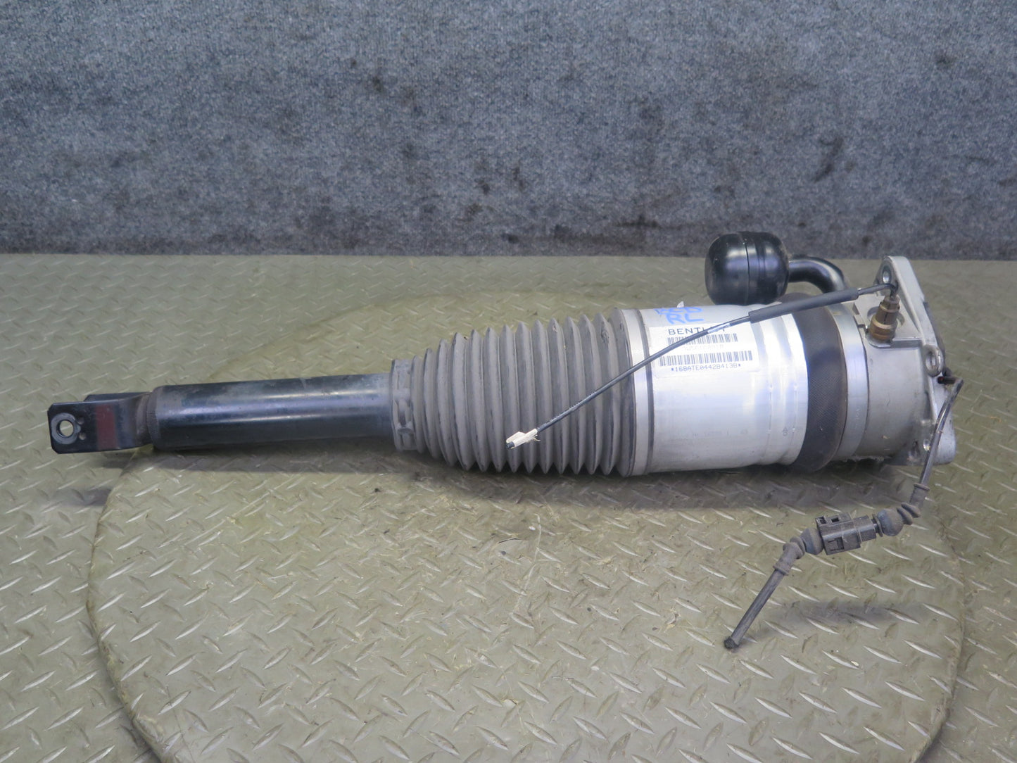 2006-2012 Bentley Flying Spur Rear Left Side Air Ride Air Shock Strut Absorber