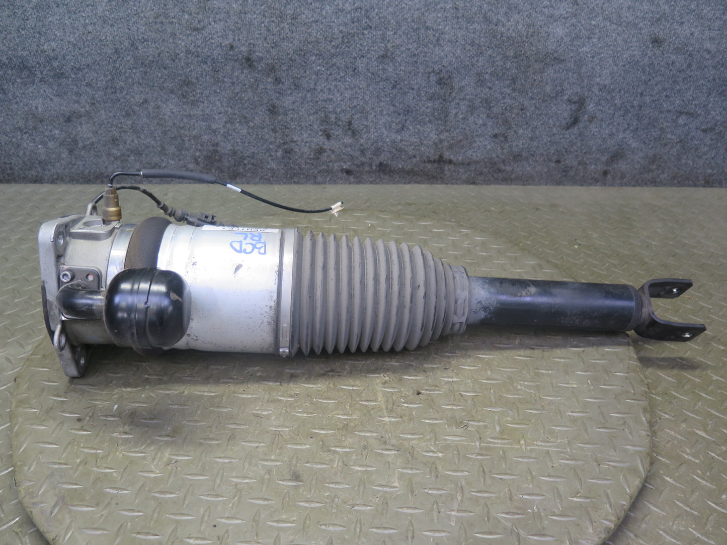 2006-2012 Bentley Flying Spur Rear Left Side Air Ride Air Shock Strut Absorber