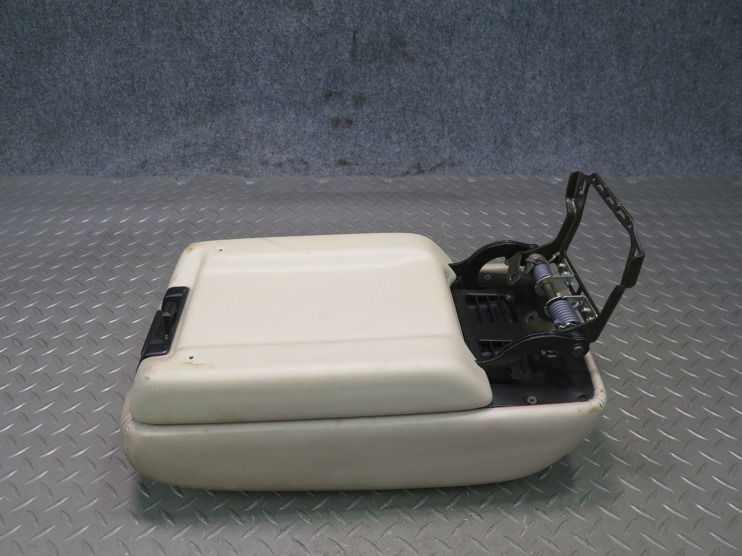 98-00 Lexus UCF20L LS400 Center Console Leather Armrest Lid Storage Ivory OEM