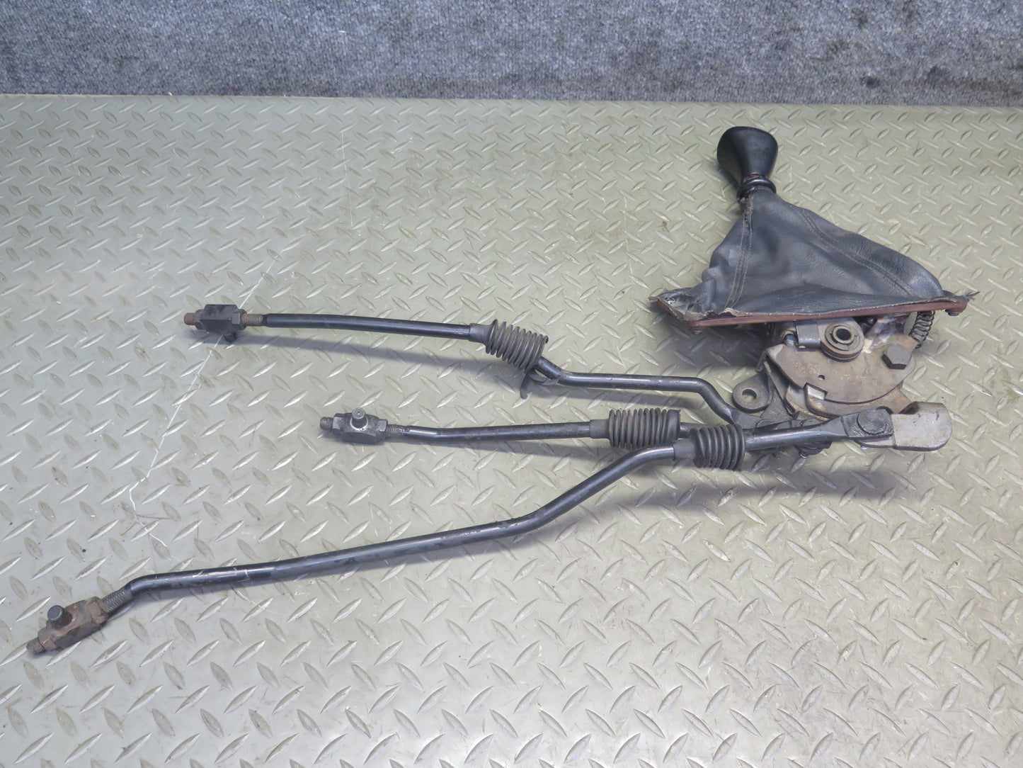 84-88 Chevrolet Corvette C4 M/T Gearshifter w Linkage & Brake Pedal Set OEM