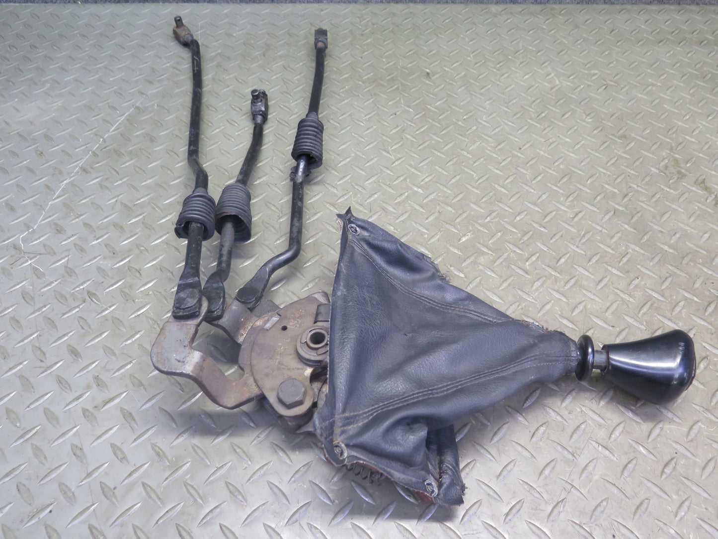 84-88 Chevrolet Corvette C4 M/T Gearshifter w Linkage & Brake Pedal Set OEM