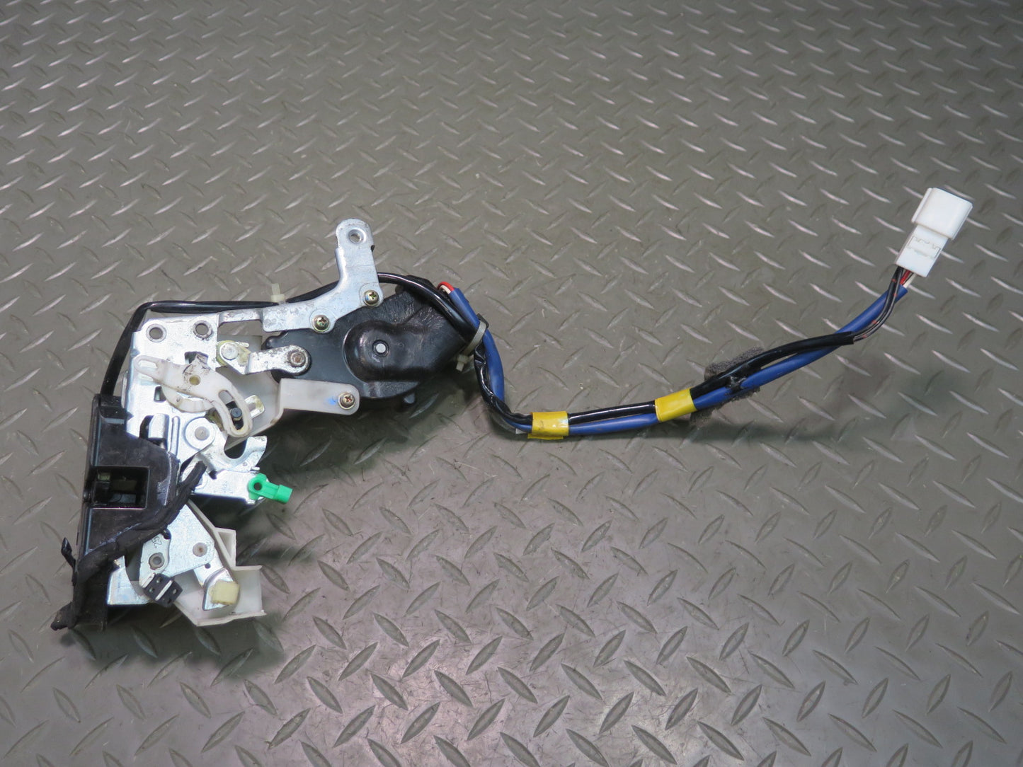 98-00 Lexus UCF20L LS400 Rear Right Passenger Side Door Lock Latch Actuator OEM