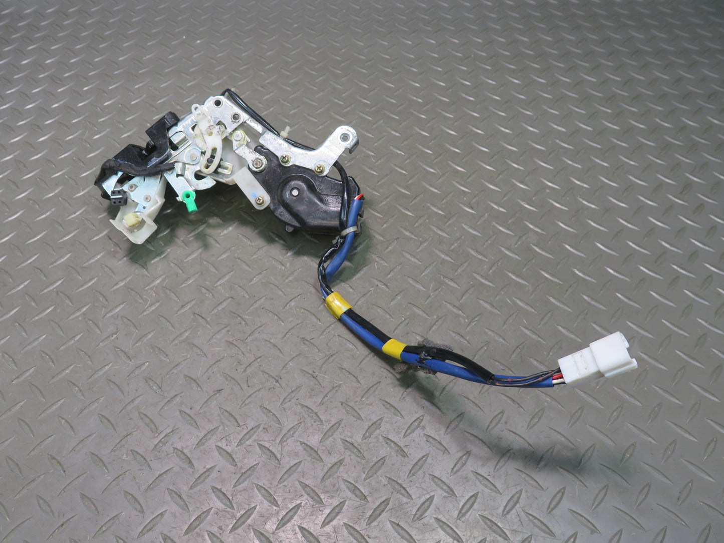 98-00 Lexus UCF20L LS400 Rear Right Passenger Side Door Lock Latch Actuator OEM