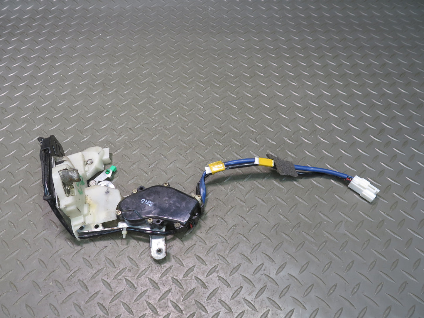 98-00 Lexus UCF20L LS400 Rear Right Passenger Side Door Lock Latch Actuator OEM