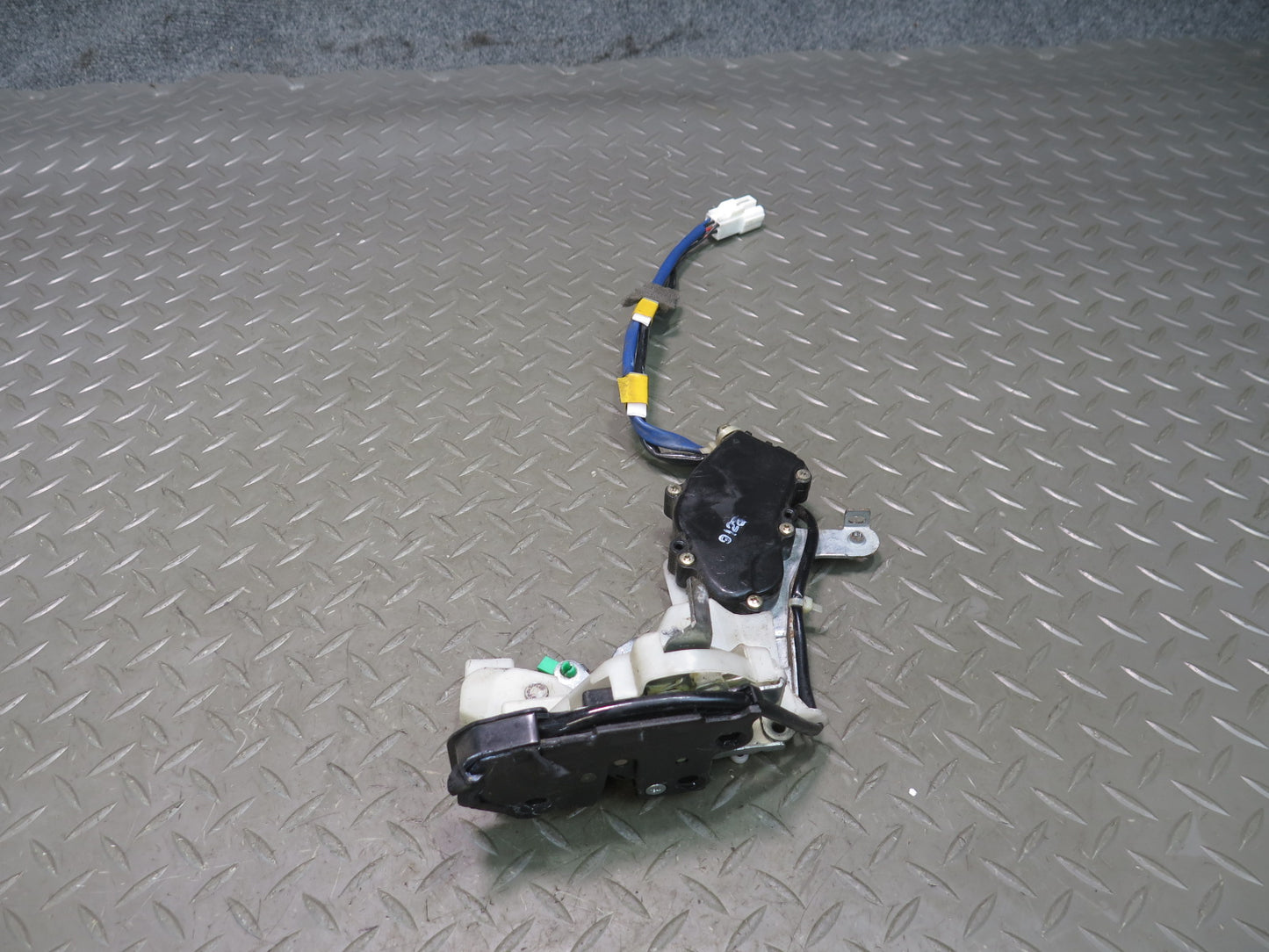 98-00 Lexus UCF20L LS400 Rear Right Passenger Side Door Lock Latch Actuator OEM