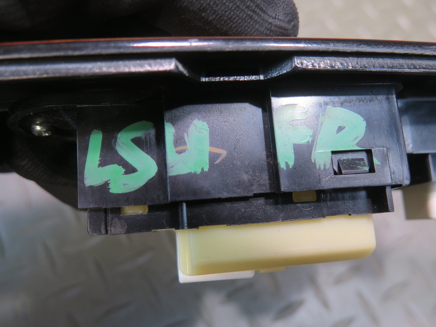 98-00 Lexus UCF20L LS400 Front Right Passenger Door Window Switch w Trim OEM