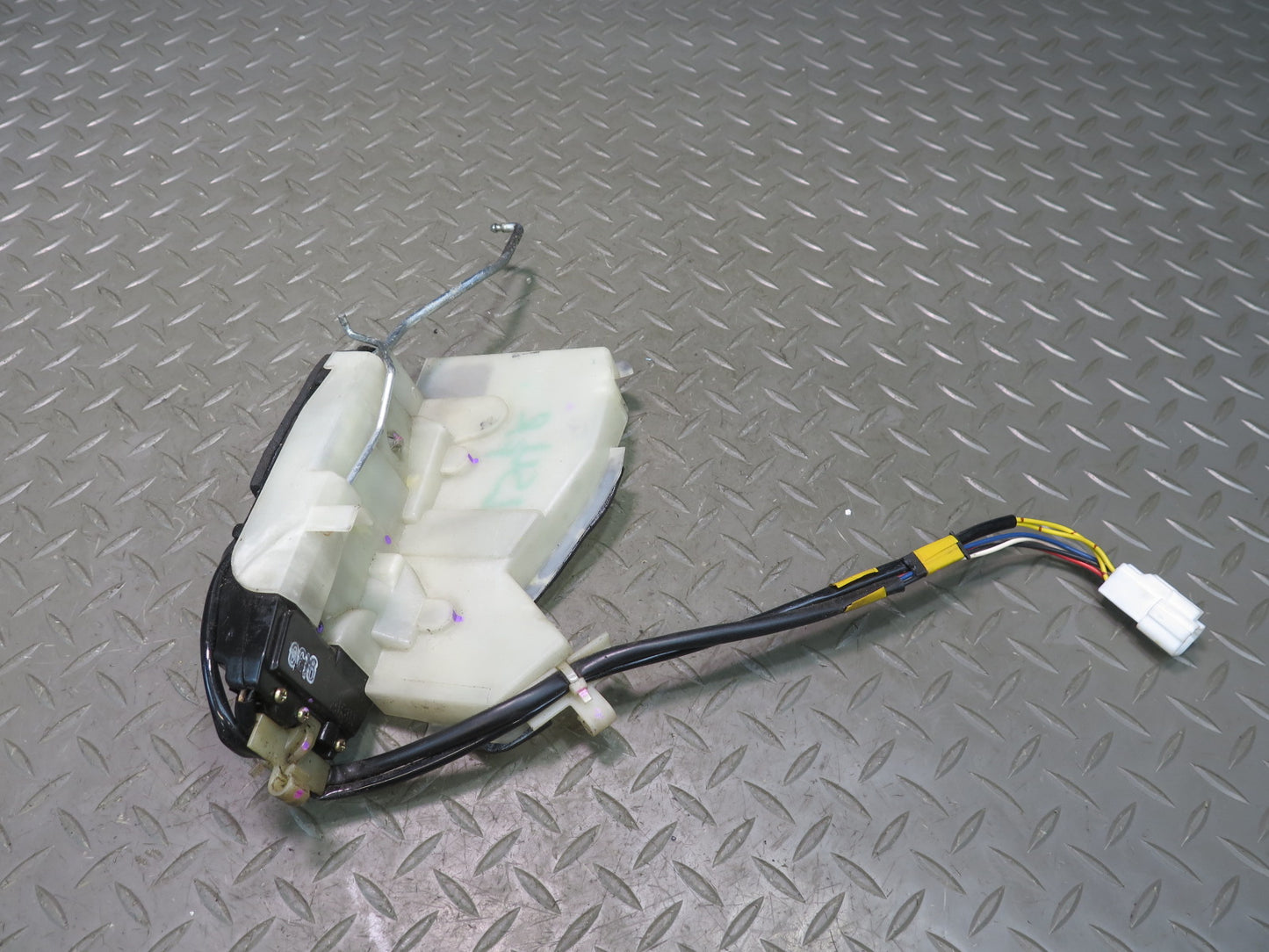 98-00 Lexus UCF20L LS400 Front Right Passenger Door Lock Latch Actuator OEM