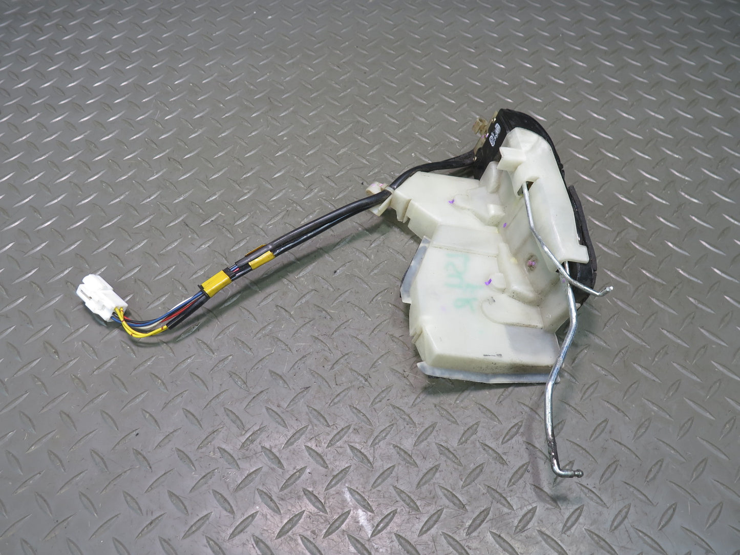 98-00 Lexus UCF20L LS400 Front Right Passenger Door Lock Latch Actuator OEM