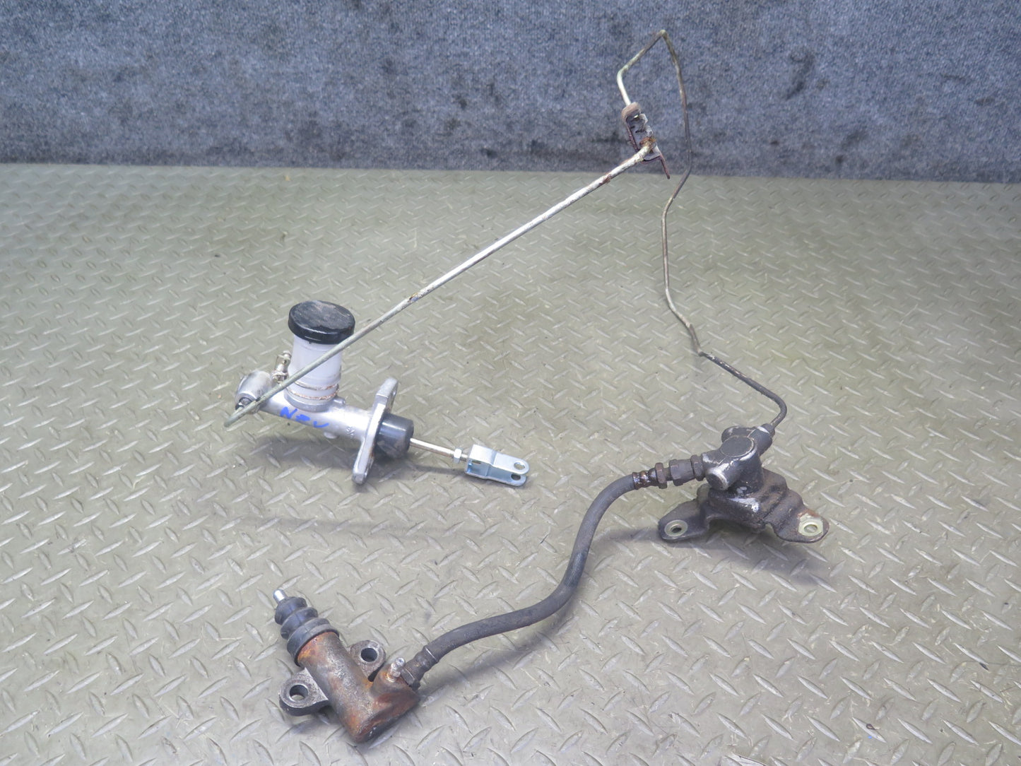 84-86 Nissan Z31 300ZX Turbo Set of 2 Master & Slave Clutch Cylinder w Lines OEM