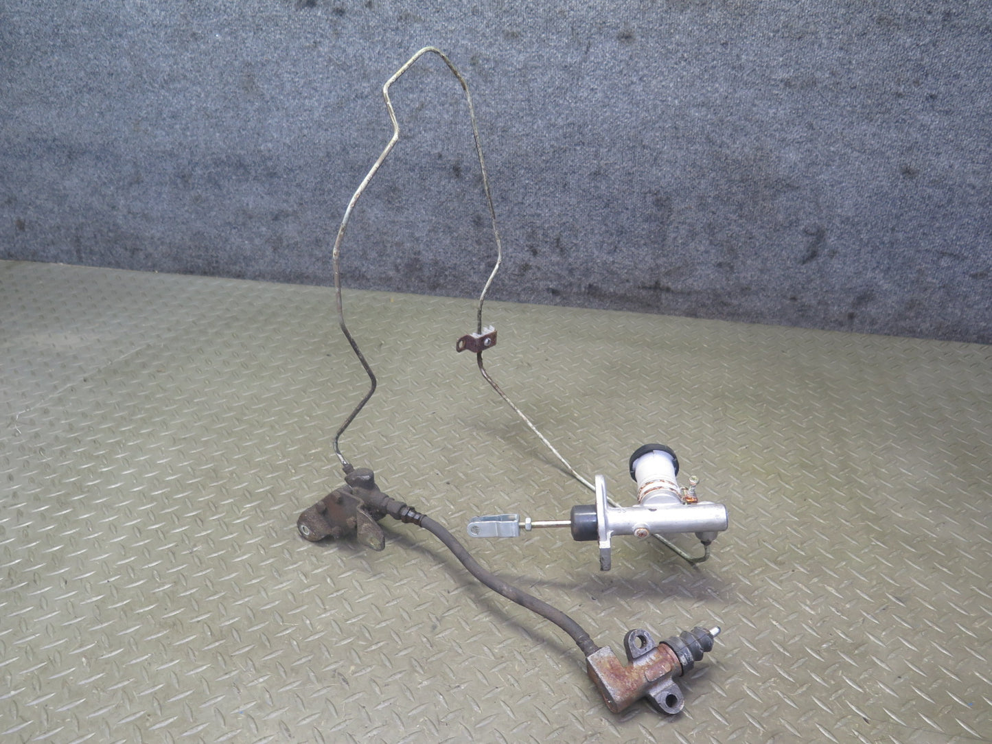 84-86 Nissan Z31 300ZX Turbo Set of 2 Master & Slave Clutch Cylinder w Lines OEM