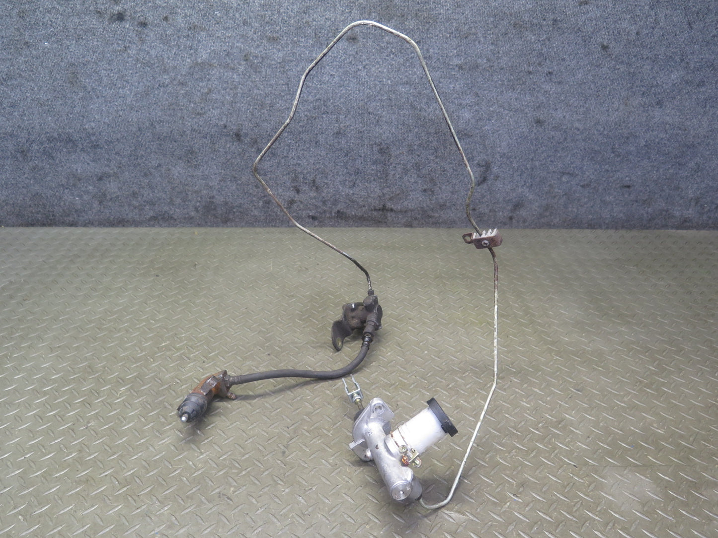 84-86 Nissan Z31 300ZX Turbo Set of 2 Master & Slave Clutch Cylinder w Lines OEM