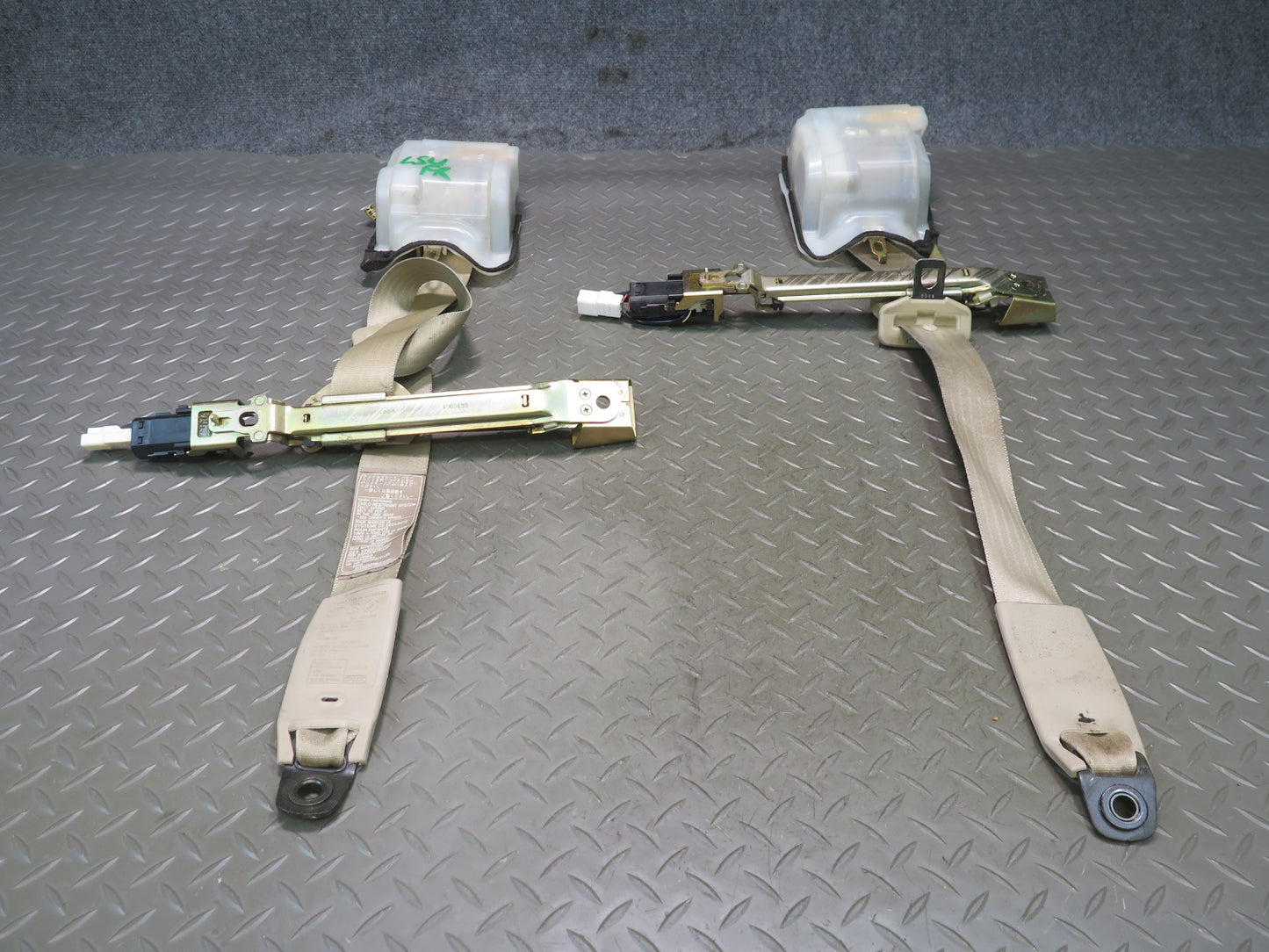 98-00 LEXUS LS400 FRONT RIGHT & LEFT SIDE SEATBELT RETRACTOR SET OEM