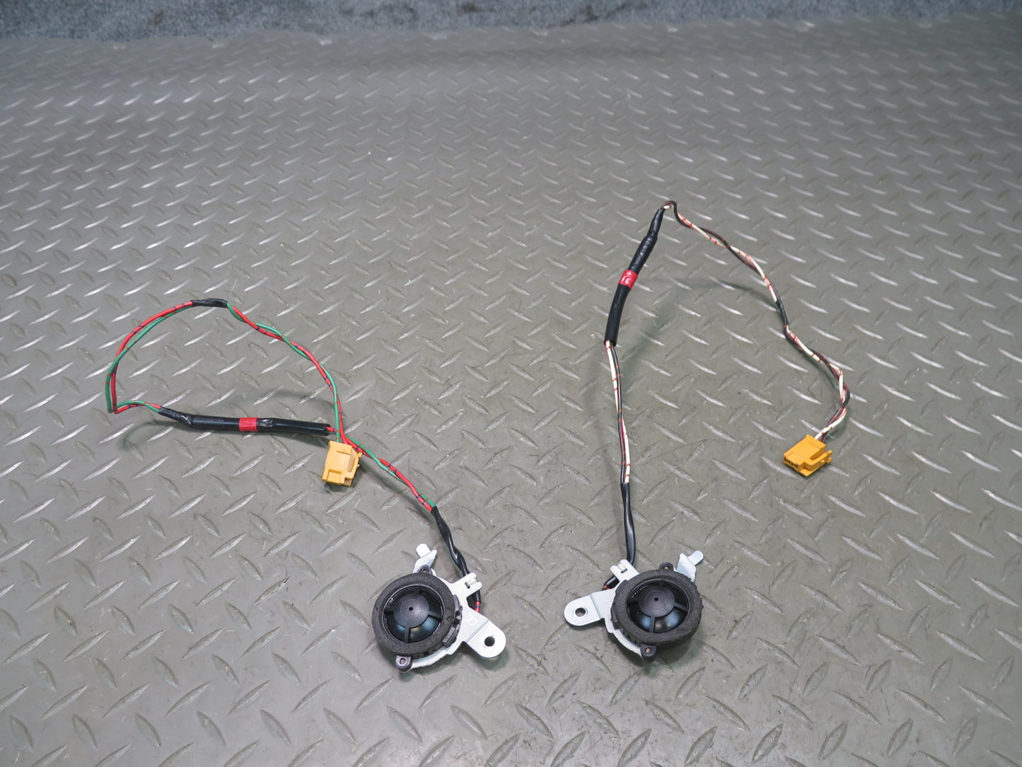 95-00 Lexus UCF20L LS400 Set of 2 Front Right & Left Door Speaker Tweeter OEM