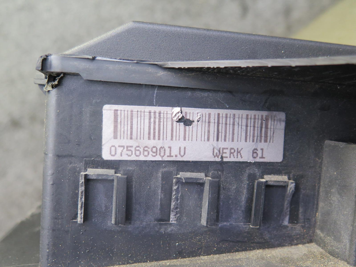 96-99 BMW E36 328iC Under Hood Junction Fuse Relay Box OEM