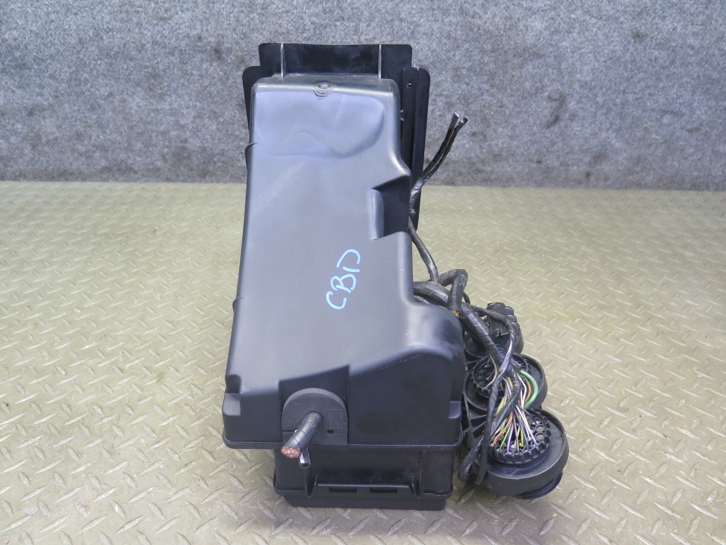 96-99 BMW E36 328iC Under Hood Junction Fuse Relay Box OEM