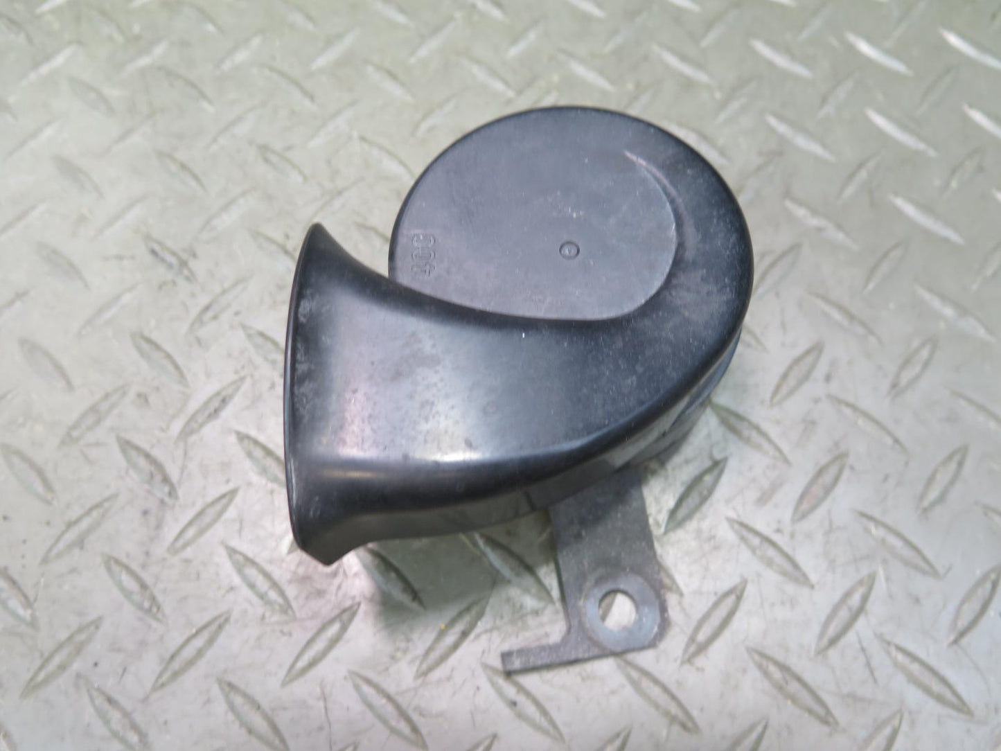 98-00 Lexus UCF20L LS400 Set of 2 High & Low Tone Note Pitch Horn Signal OEM